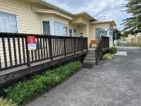 Airport Westney Lodge - homestay