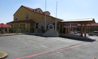 Taylor Village Inn and Suites