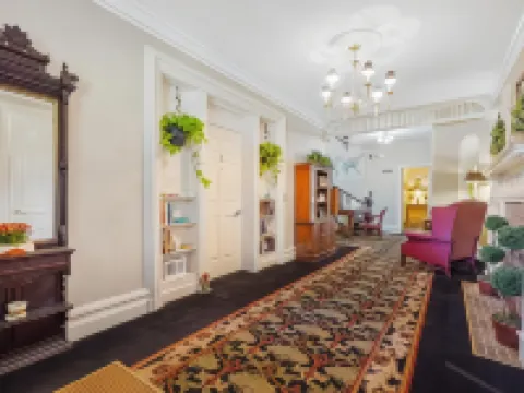 DeBary Inn Hotels in Summit