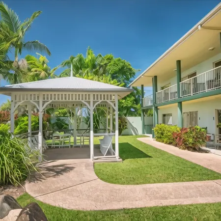 Shamrock Gardens Motel