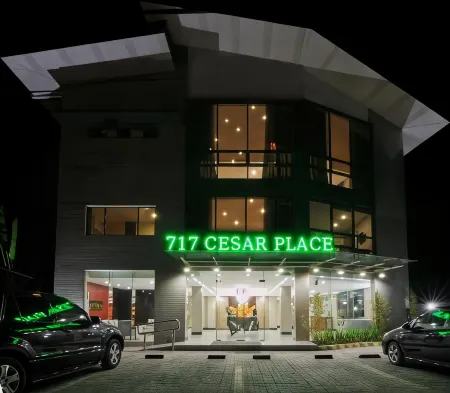 717 Cesar Place Hotel