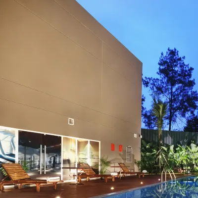 Aston Pasteur Hotels near Paris Van Java