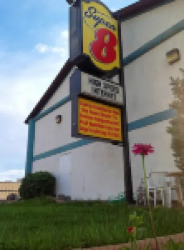 Super 8 by Wyndham Riverton