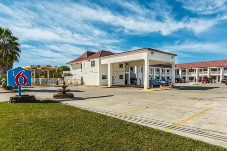 Motel 6 San Marcos, TX - North