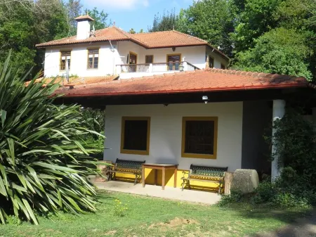 CASA DO MOINHO, rural, farmhouse, 4 kms from the Sea up to 10 people