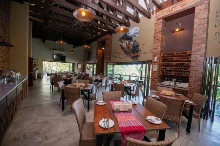 Nkomazi Kruger Lodge & Spa Отели рядом с достопримечательностью «Malelane Gate»