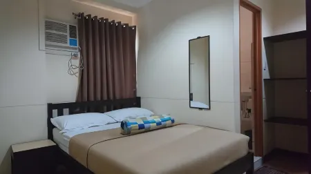 Calamba Pension Plaza Отели в г. Каламба