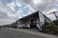 Rich Guesthouse - 2-Star