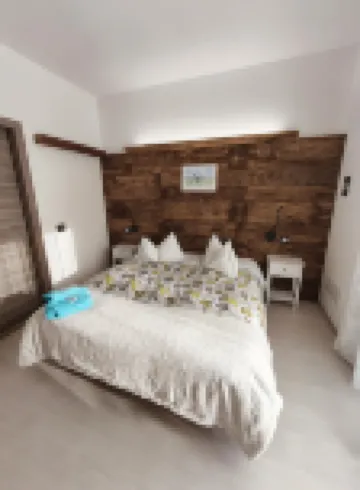 古列爾米納民宿