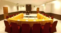 Sarila Hotel Solo Hotels in Serengan