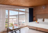 Living Room Beach Resort - Airport Shuttle