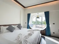 BearPacker Patong Hostel Hotels near طريق بانغلا
