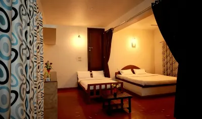 Whispering Pinewoods Hotel di 