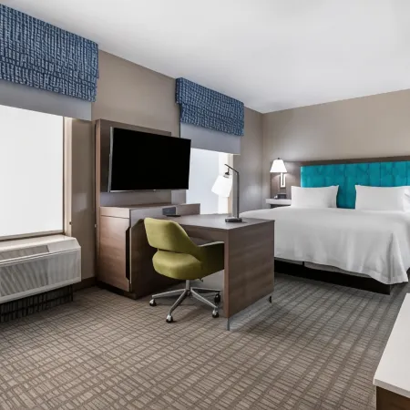 Hampton Inn & Suites Louisville East