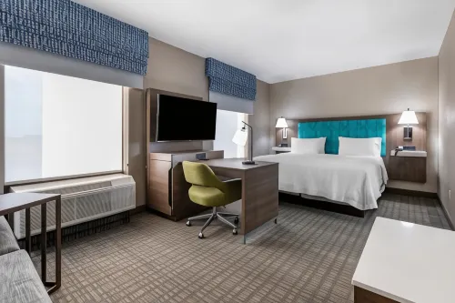 Hampton Inn & Suites Louisville East - 2-Star