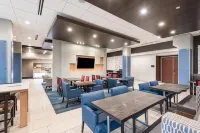 Holiday Inn Express & Suites Milton فنادق في Milton