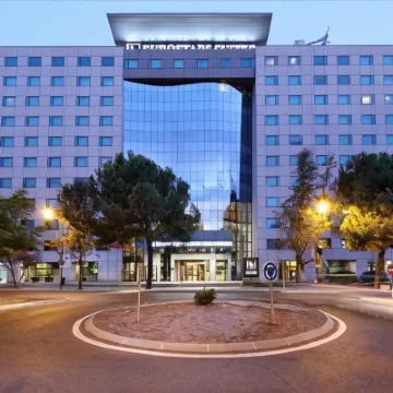 Eurostars Suites Mirasierra Hôtels à proximité de : Centre commercial La Vaguada