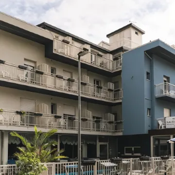 Hotel la Cappuccina Отели рядом с достопримечательностью «Mojito Beach Riccione»