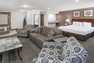 Baymont by Wyndham Tuscola Hotels near Arcola Rotary Park