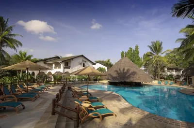 Pinewood Beach Resort & Spa Hotel a 