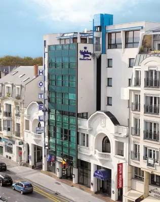 Holiday Inn Reims - City Centre Hotel dekat University of Reims Champagne Ardenne Campus Red Cross