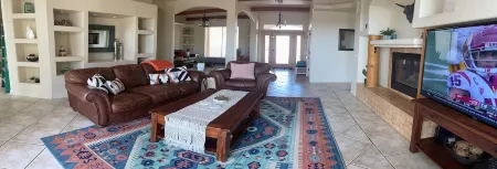 Secluded Oasis, heated pool and spa, RV hook-ups