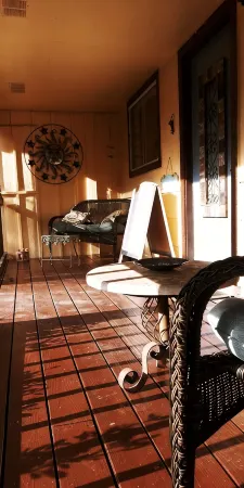 Clifton By The Sea Bungalow-2 Miles from Kemah Boardwalk- Pet Friendly