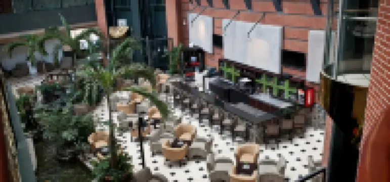 Hotel Embassy Suites by Hilton Valencia Hotels in 