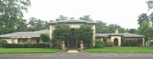 Live Oaks Bed and Breakfast Hotels in Uvalde