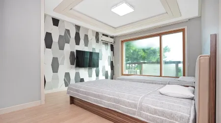 Ganghwa Hangaraji Resort Pension Отели рядом с достопримечательностью «Bomunsa Temple»