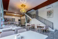 Grand Valonia Hotel Cafe & Park Jember - breakfast