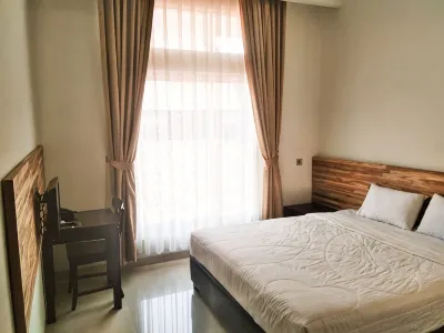 Antika Hotel Hotels in Kutoharjo