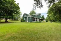 Spacious 5-bedroom house, WiFi, AC, 1 block from Lake & Main St. - con encanto
