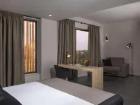 Azur Suites Hotels in Glyfada