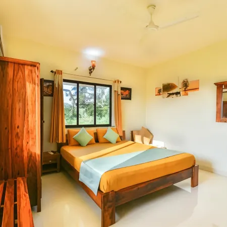 Monarch Suites