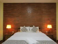 Nia Maretta House Syariah Hotels near Punthuk Setumbu