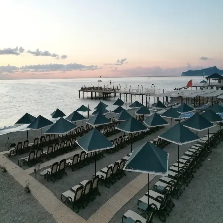 ALERIA BELPORT BEACH HOTEL