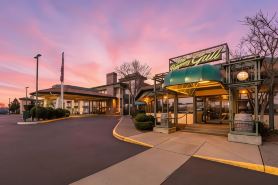 Rogue Regency Inn & Suites
