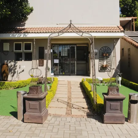 Oaklands Inn and Conference Centre