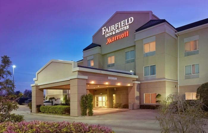 Fairfield Inn & Suites Marshall