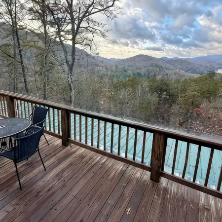 Lake Burton & Mountain View Cabin, Sleeps 8, 3Br/3BA — Clayton GA