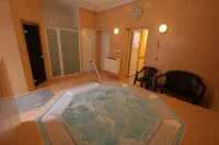 Hotel Octarna - Free on-Site Parking - parking