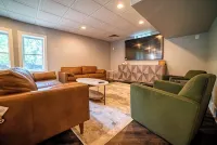 The Parkview House. Hot Tub, Arcade & Park! - Boutique