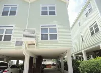 3/3 Condo across from the River! Close to beaches!