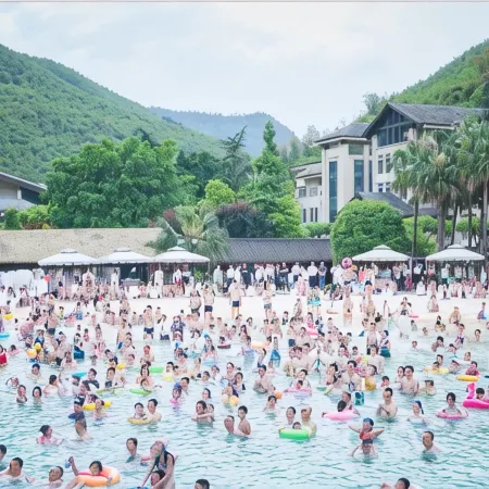 Tongjing River Hotel