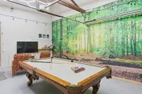 Mid Century Modern-5 min from I-5