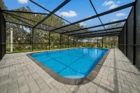 Luxury Tropical Pool Villa – Spacious Escape for Large Groups, Sleeps 22+
