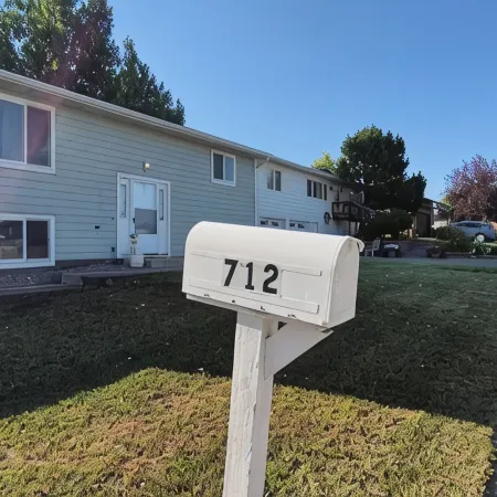 Bears Den 4-bedroom house with AC in Great Falls