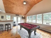 Equinox Haus: Private Retreat, Pool Table, Hot Tub, Game Room & Hiking Trails - Homestays