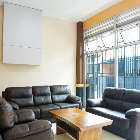 Shabrina Homestay Syariah Terminal Tirtonadi Solo RedPartner